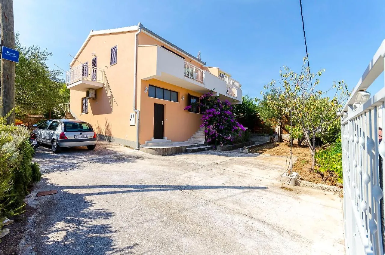 Apartments Milka Slatine
