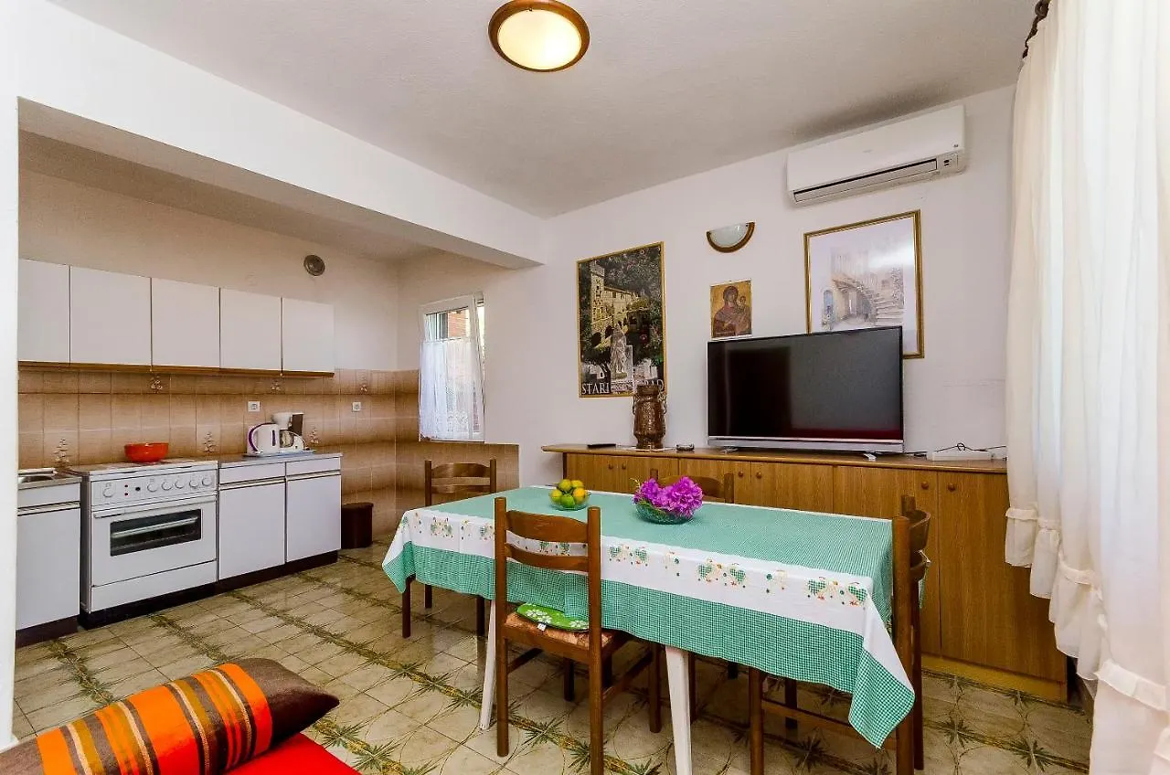 Apartments Milka Slatine