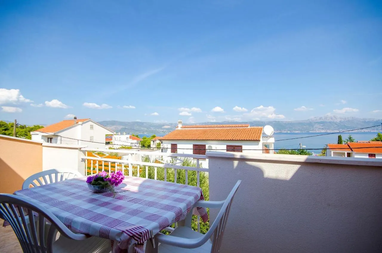 Apartments Milka Slatine